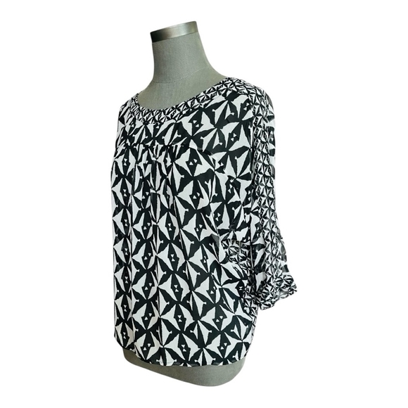 Women’s Shirt Vince Camuto Black & White Sheer Blouse Relaxed Fit Top - Picture 3 of 5